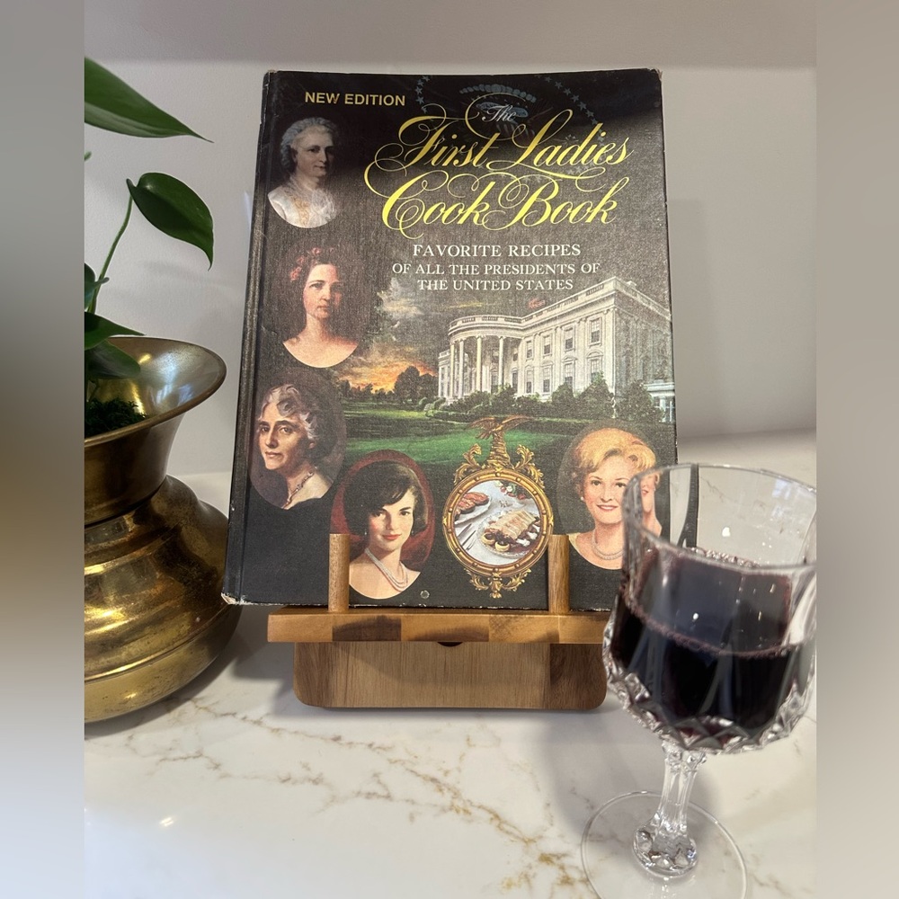 Vintage *The First Ladies Cookbook* – 1960s Presidential Recipes & History